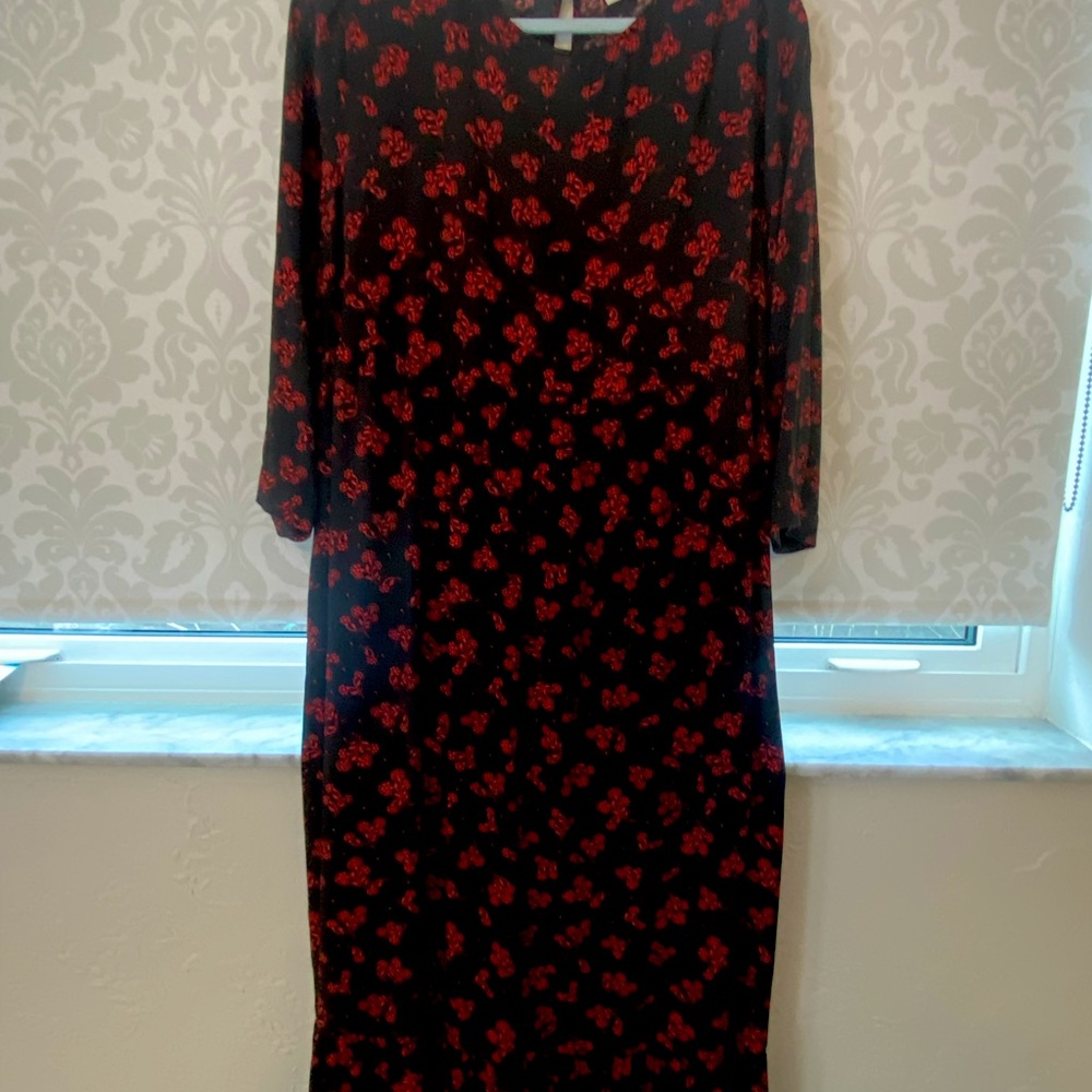 Loft midi length dress worn 2 times. Soft and flowy, Runs slight large.
